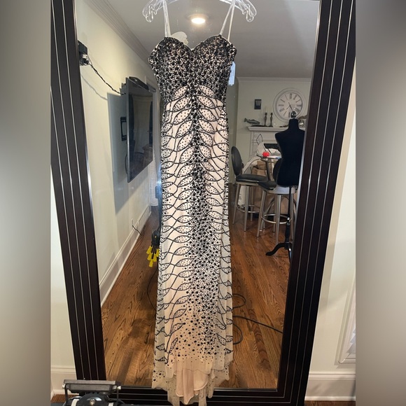 🙌🏻Vienna Pageant Dress 🤎🖤 - Picture 8 of 14